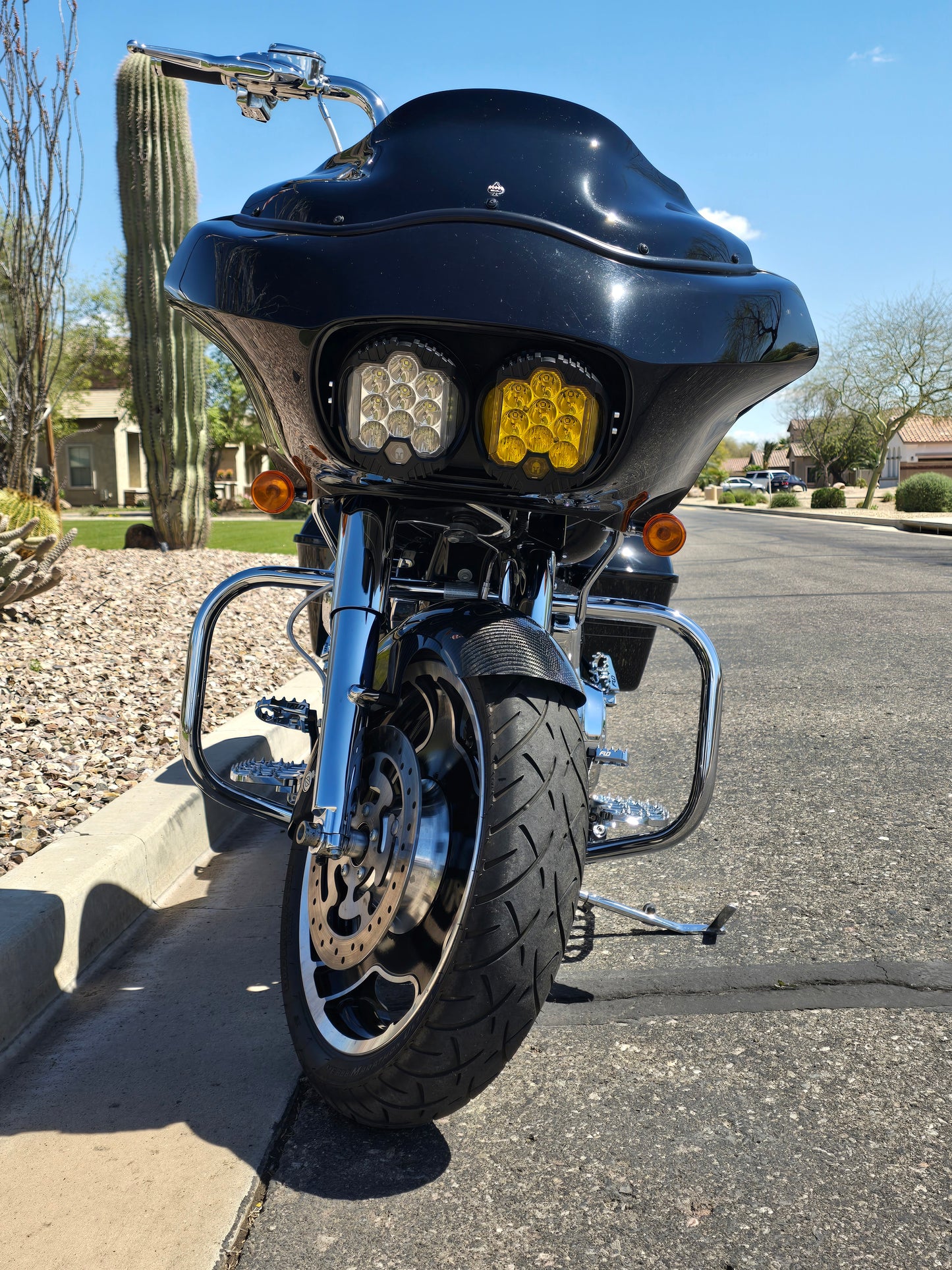 99-13 Harley Road Glide Headlight dual 7inch round bracket.